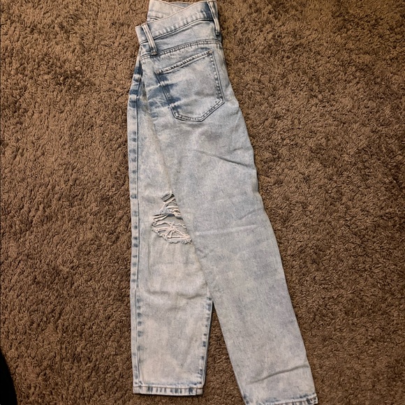 High Rise Mom Jeans - Picture 2 of 4